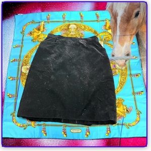 Herme’s Paris Black Velvet Skirt 40 Euro